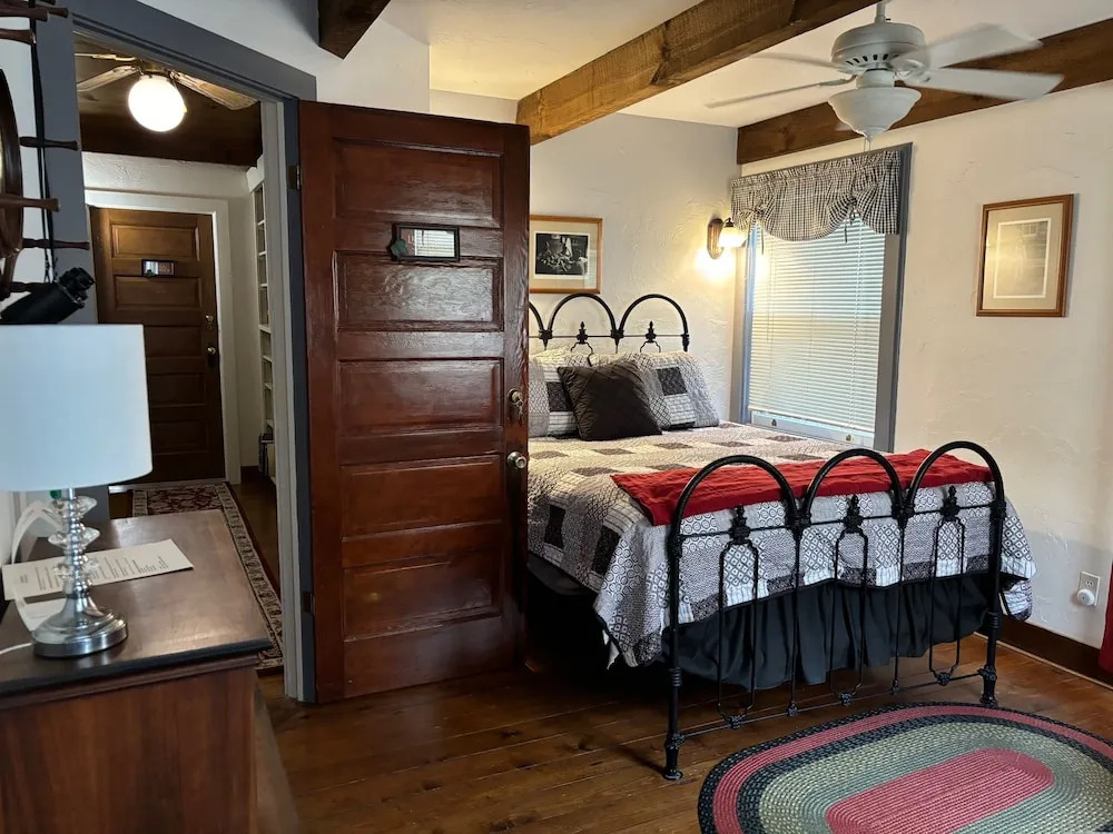 Folkestone Inn