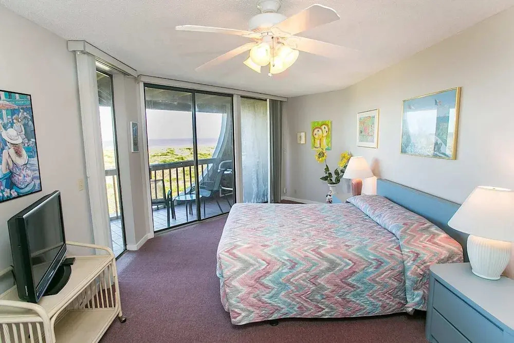 Oceanfront Luxury: 2BR Condo, St. Augustine