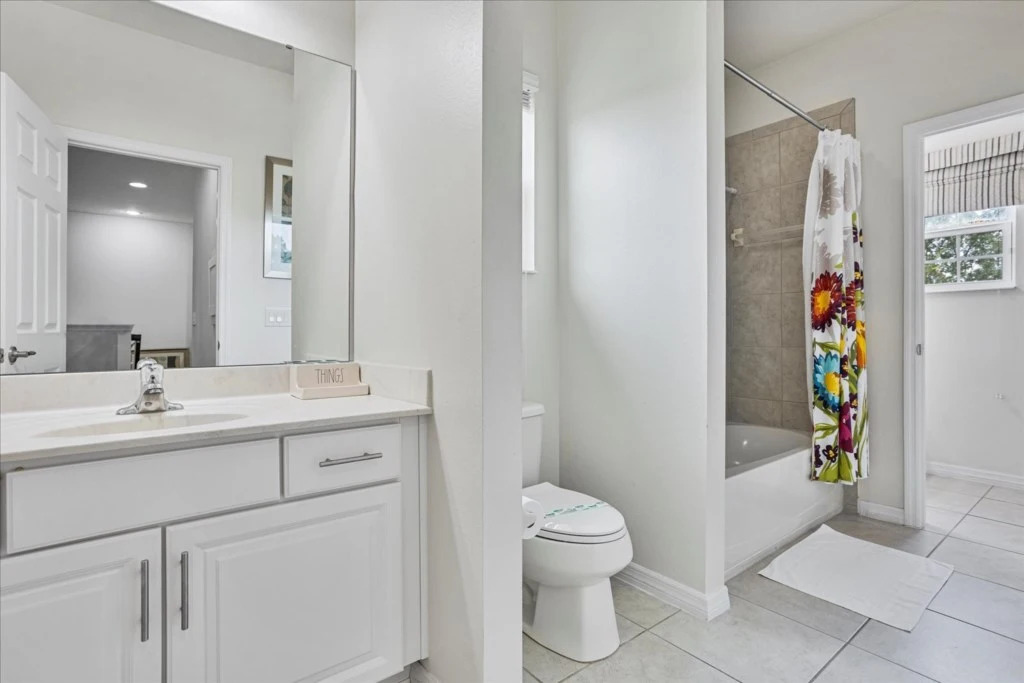 7 Bedrooms 5 Bathrooms Solterra 4035 OL