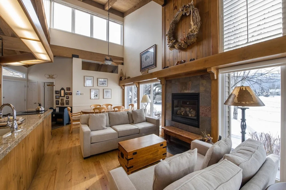 Lakeview Home 2001
