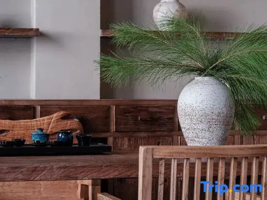 Xingyue Private Hot Spring Homestay (Libo Xiaoqikong Scenic Area East Gate)