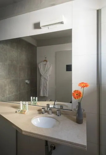 Urbanica The Suites Hotel