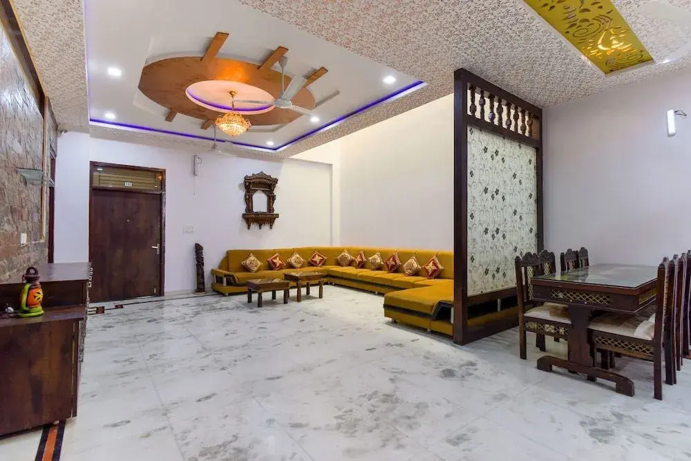 OYO 45329 Hotel Shreemaya