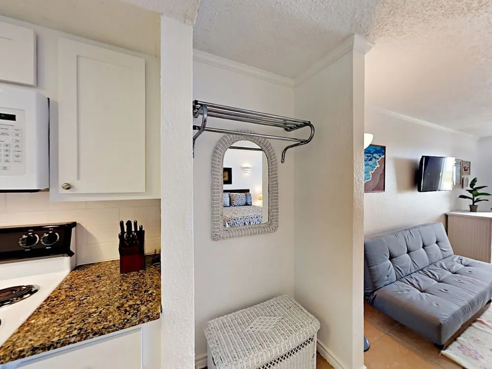125 Sea Breeze - Studio Condo