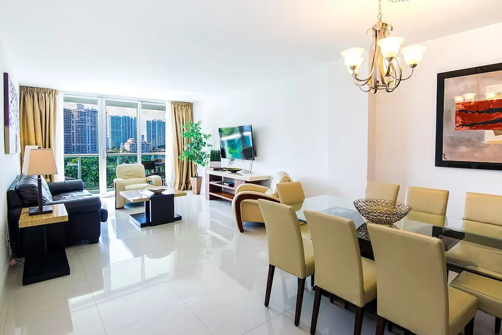 O. Reserve Condominium 2 Bedrooms 2 Bathrooms Condo