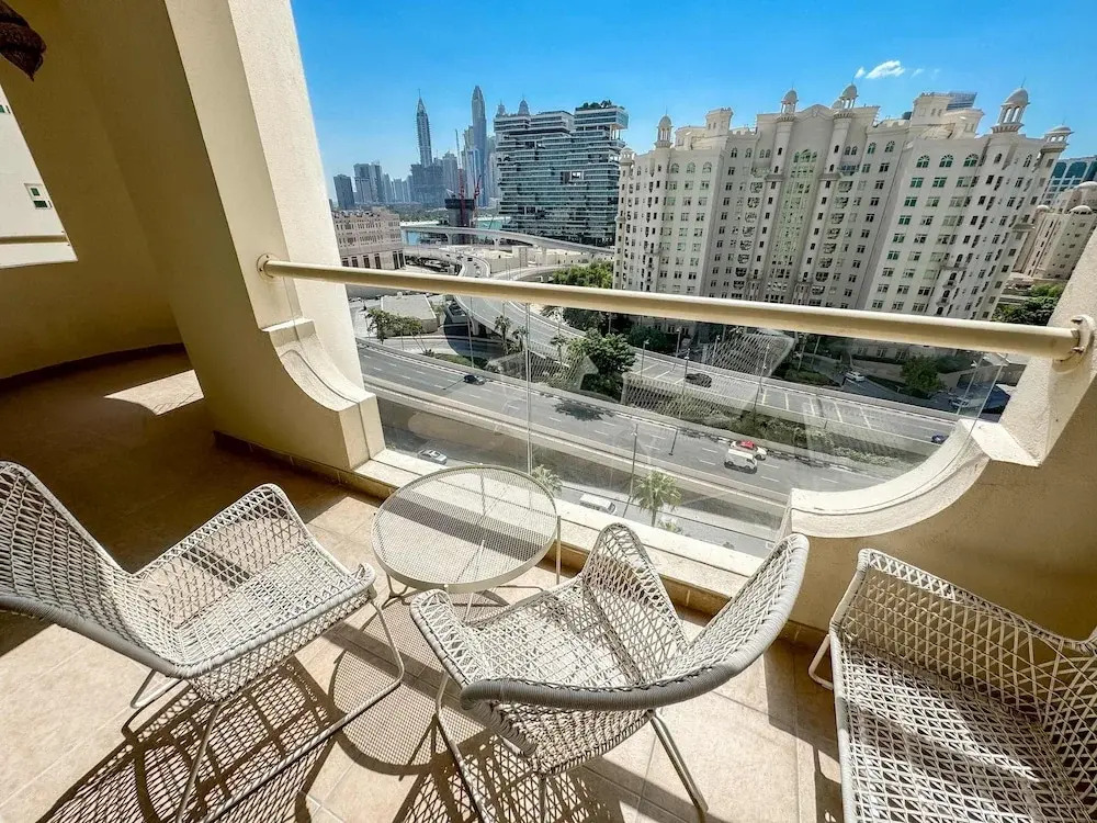 Upgraded 2BR Apartment at the Beach - Shoreline 1