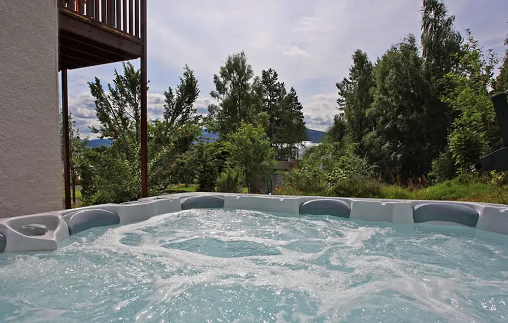 Pine Ridge Lodge