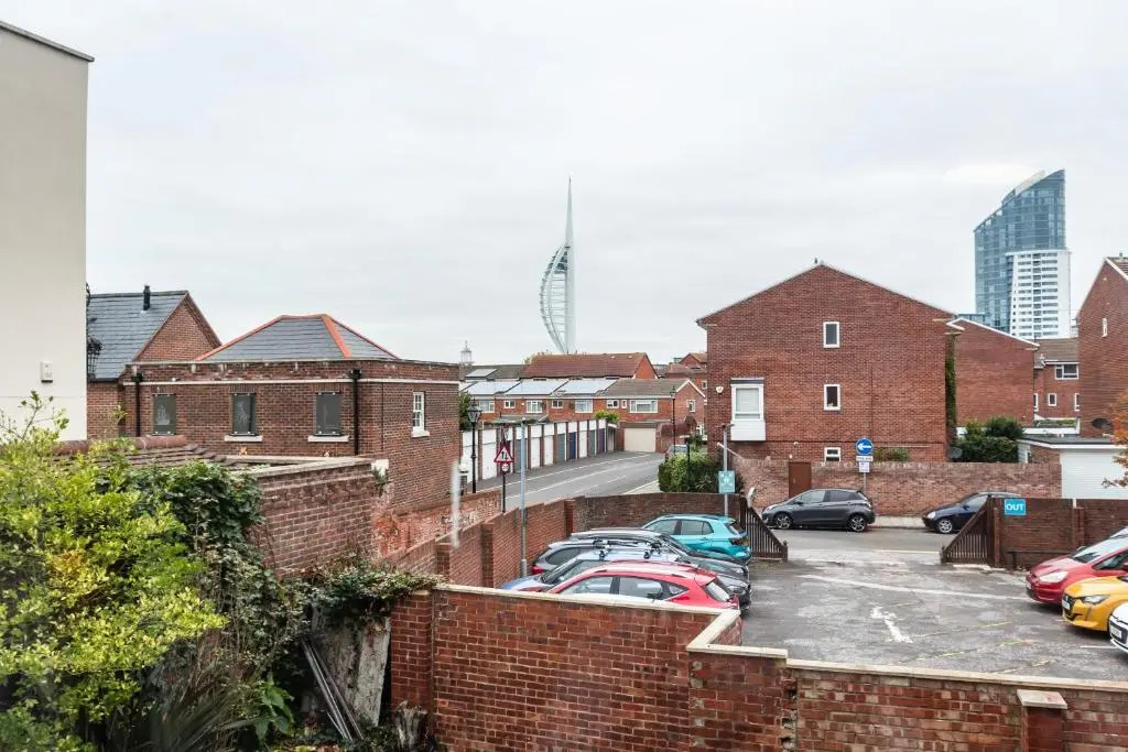 BEST PRICE! Perfect Gunwharf Accommodation
