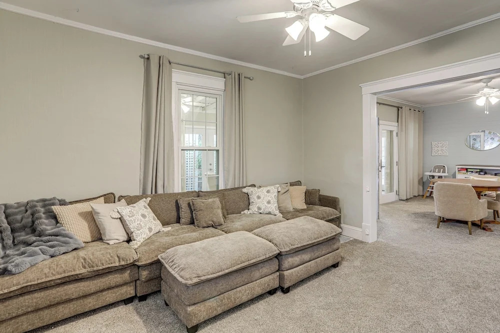 2 Mi to Dtwn: Charming Sandusky Getaway w/ Hot Tub