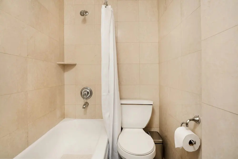 73-410 Luxury 24 DM New Studio UWS Gym Laundry
