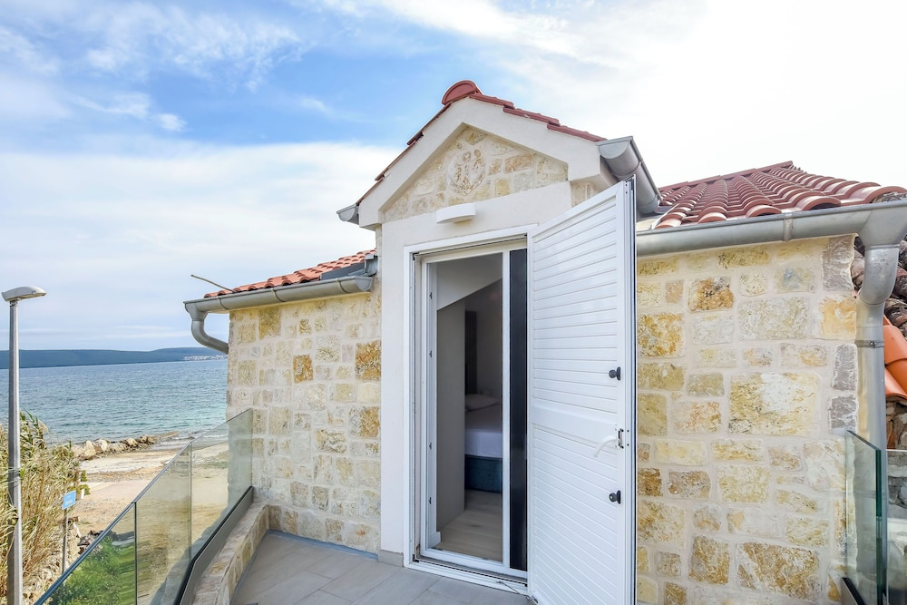 House Sea Stone