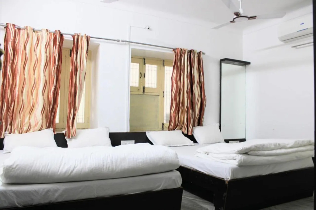 Maruti Group of Hotels - Tulsi Hotel