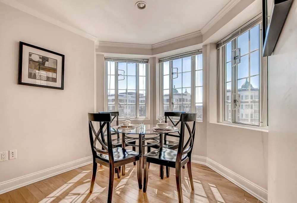 Global Luxury Suites at the Riverway