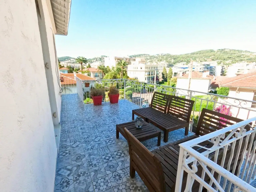 Superbe Maison 6 Ch, 4 Sdb, Terrasses Et Billard