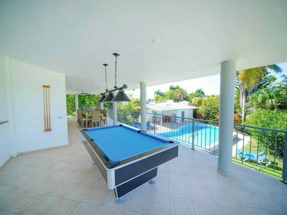 Cozy 7BR Villa BIG Pool Close to Beach