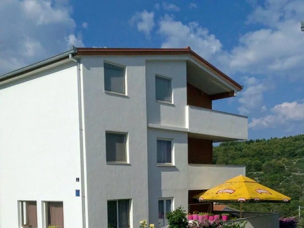 Modern Apartment in Okrug Gornji With Swimming Pool
