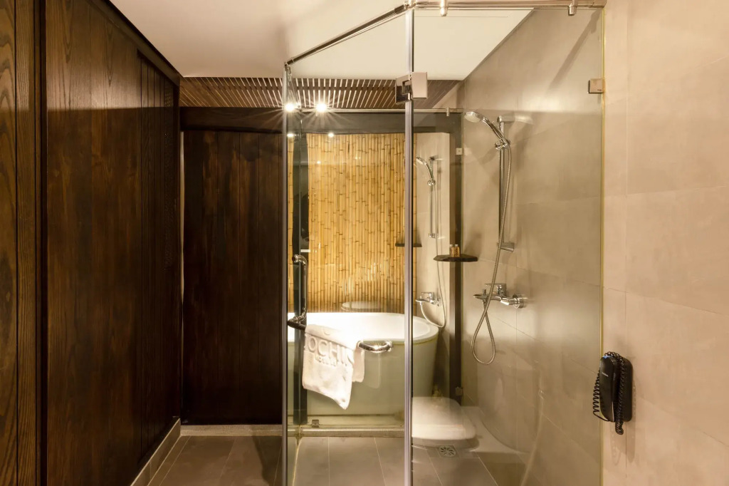 Cochin Zen Hotel
