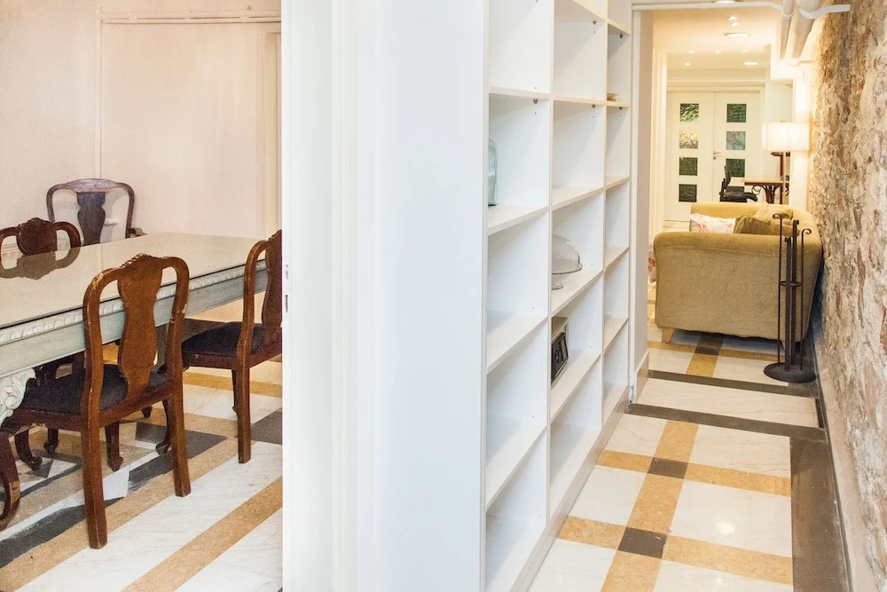 Chic Charming Central Athens Apt.