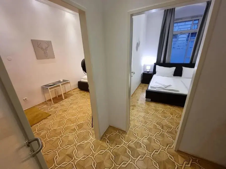 Sissi Royal Suite - Inner City 4 bedroom apartment