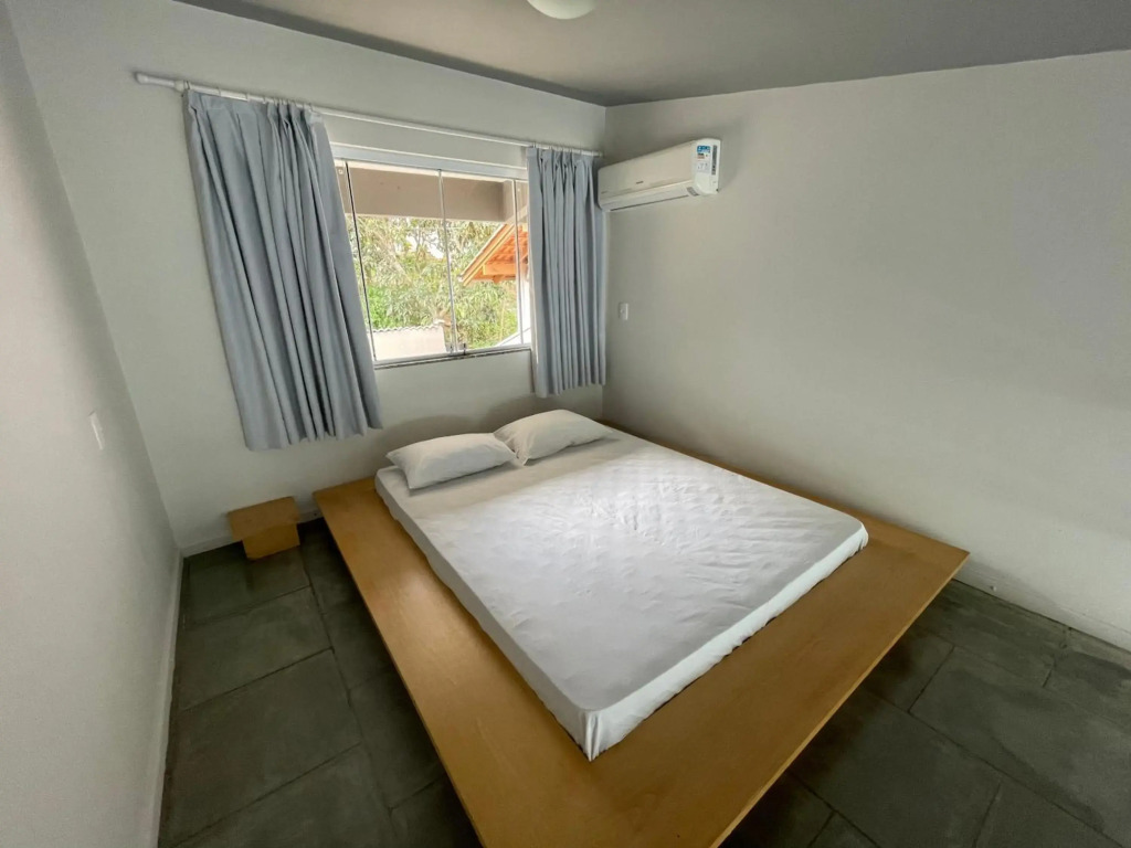 Linda casa pé na areia para até 16 pessoas