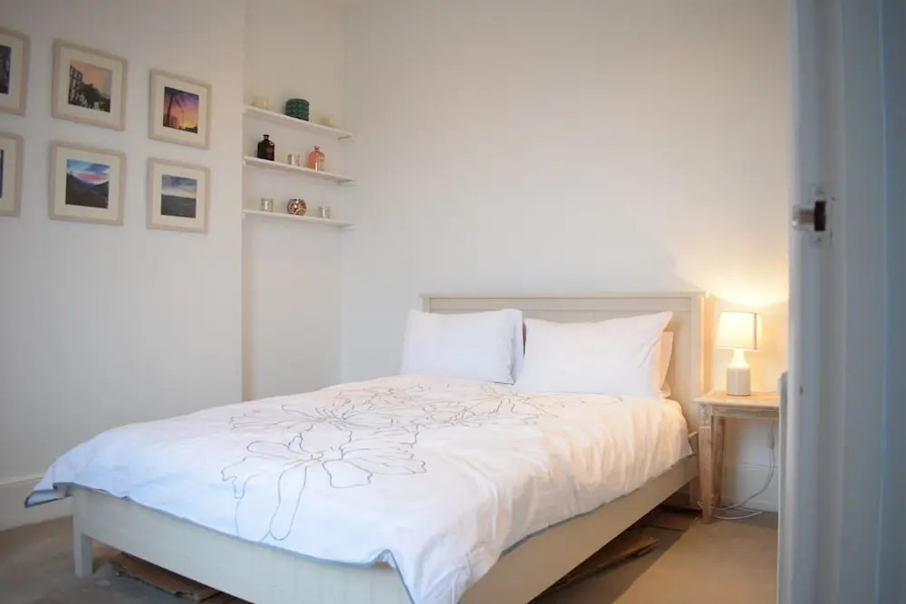 Bright 1 Bedroom Flat in Brixton