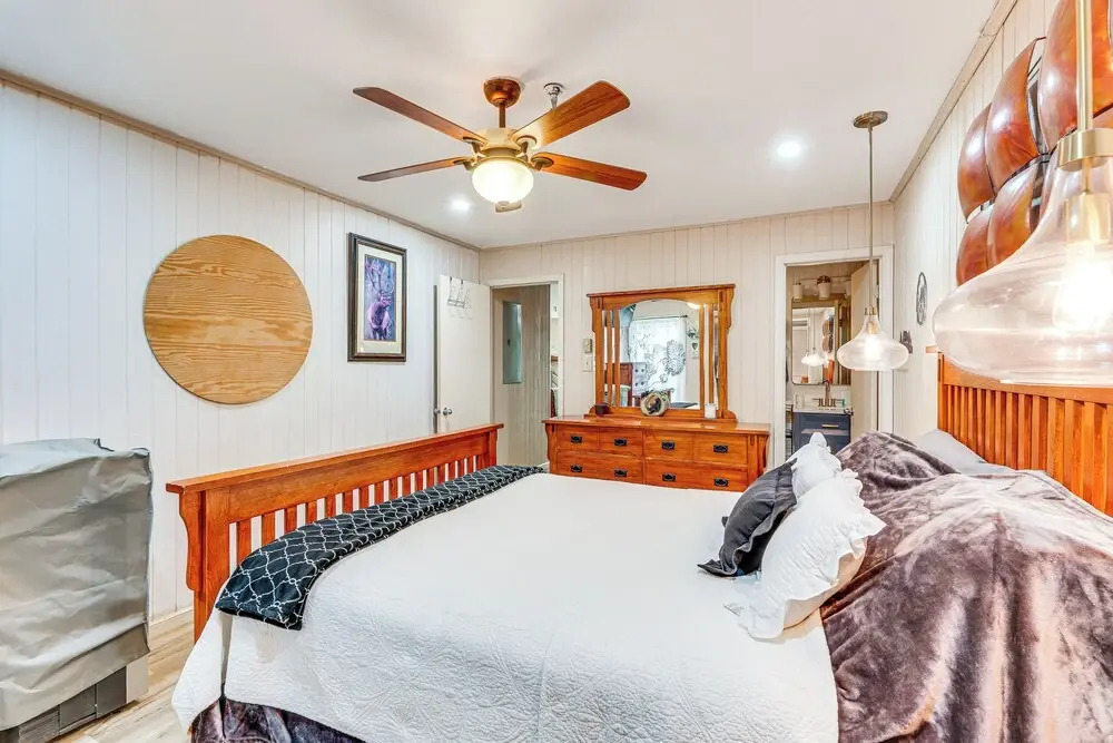 Walk to Slopes: Snowshoe Condo w/ Sunroom
