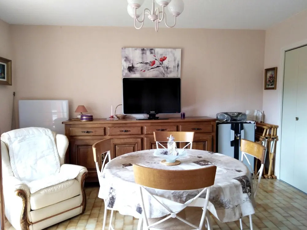 Apartment With one Bedroom in Vernet-les-bains, With Wonderful Mountain View, Terrace and Wifi