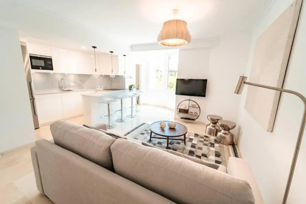 Polo Apartments 2A
