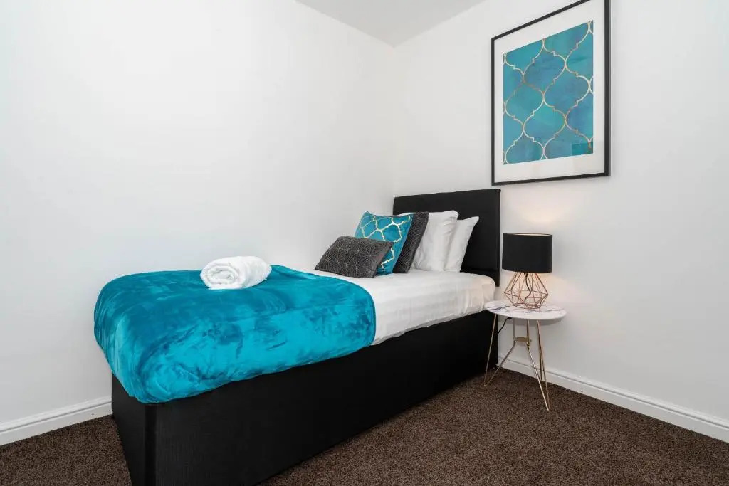 Haus 3 Bedroom House l 6 Guests l Off-street Parking l Garden l TOP RATED l Detatched