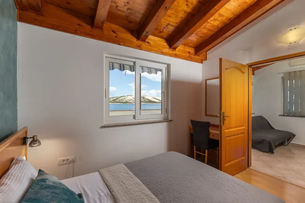Beachfront Santa Maria 1 Apartment 4