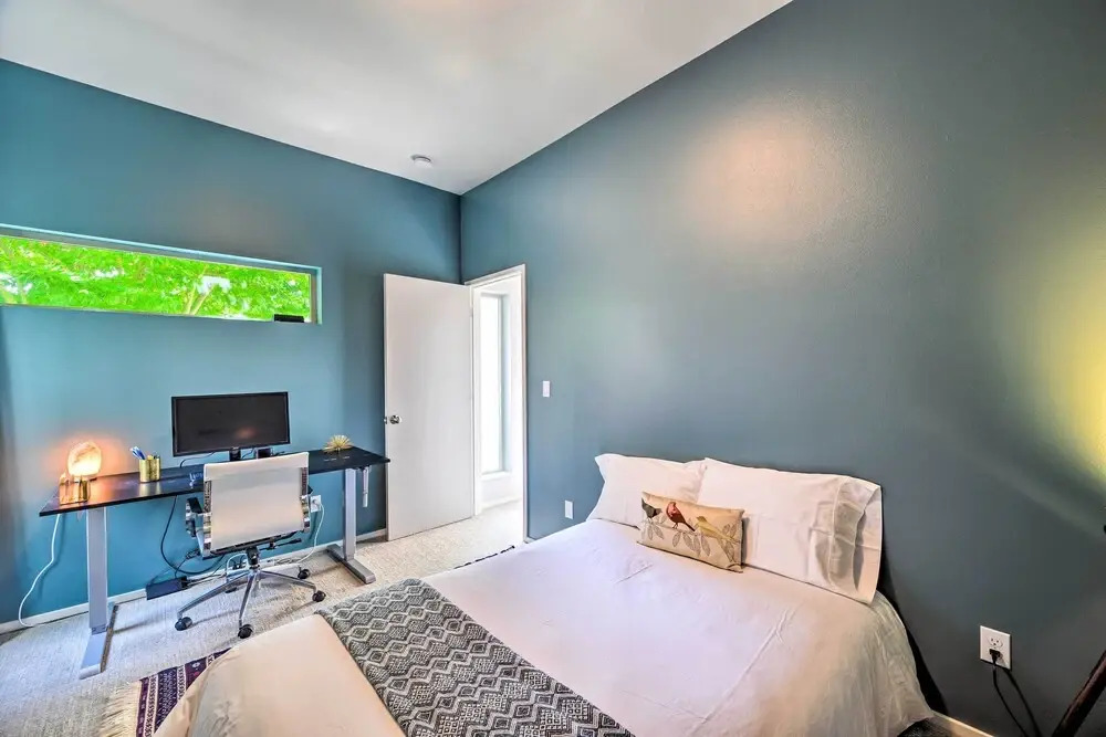Canal & Mtn Views: Pet-friendly Seattle Retreat