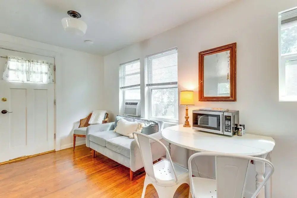 Cozy Studio in Heart of OKC Plaza District!
