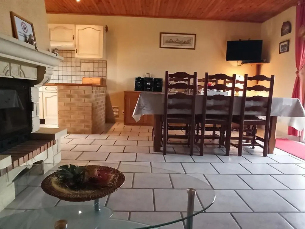 Gîte idéal pour cure thermale, proche port de plaisance, terrasse et grand terrain. - FR-1-589-69