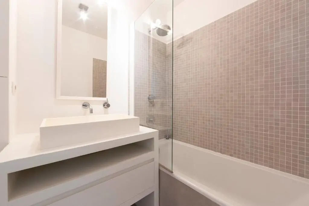 Appartement 70 m2 face à la mer, dernier étage, au bord des plages