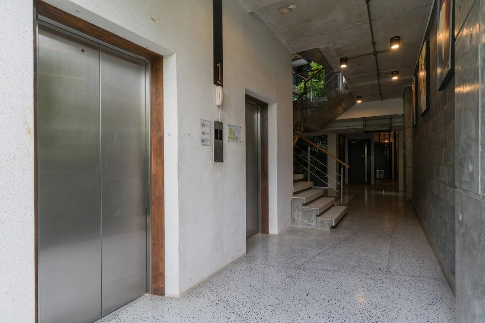 Emerald 211 - Studio With Balcony and Shared Pool