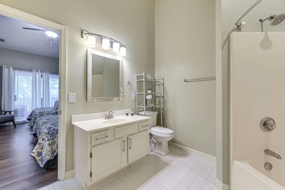 Resort Condo ~ 2 Mi to Sunset Beach Seashore!