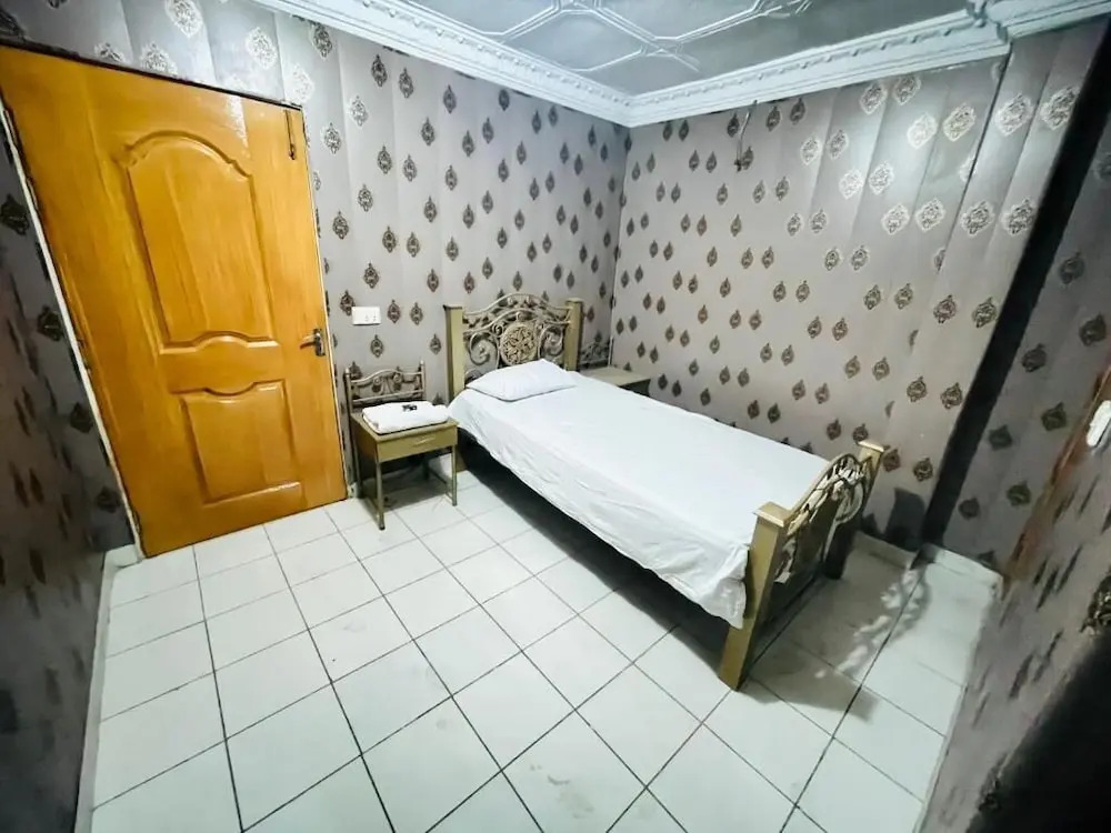 Hotel New Mid City Multan