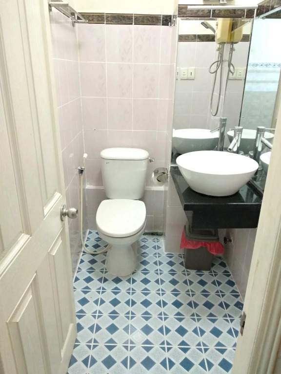 Graceful Saigon Hotel