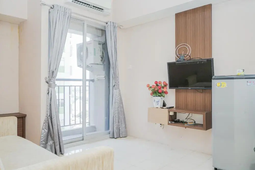Modern Comfy 2Br Serpong Greenview Apartment