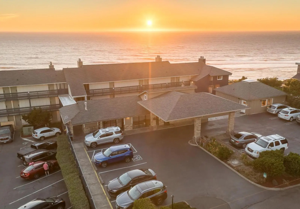 Surfland Hotel