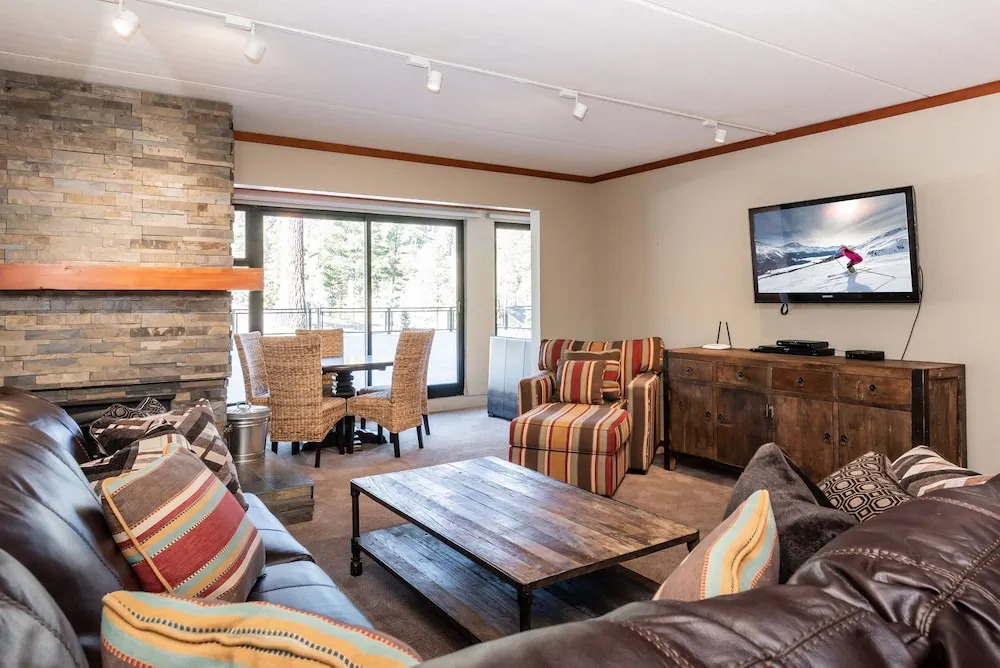 New Listing! Hot Tubs & Pool, Steps To Ski Lifts 2 Bedroom Condo