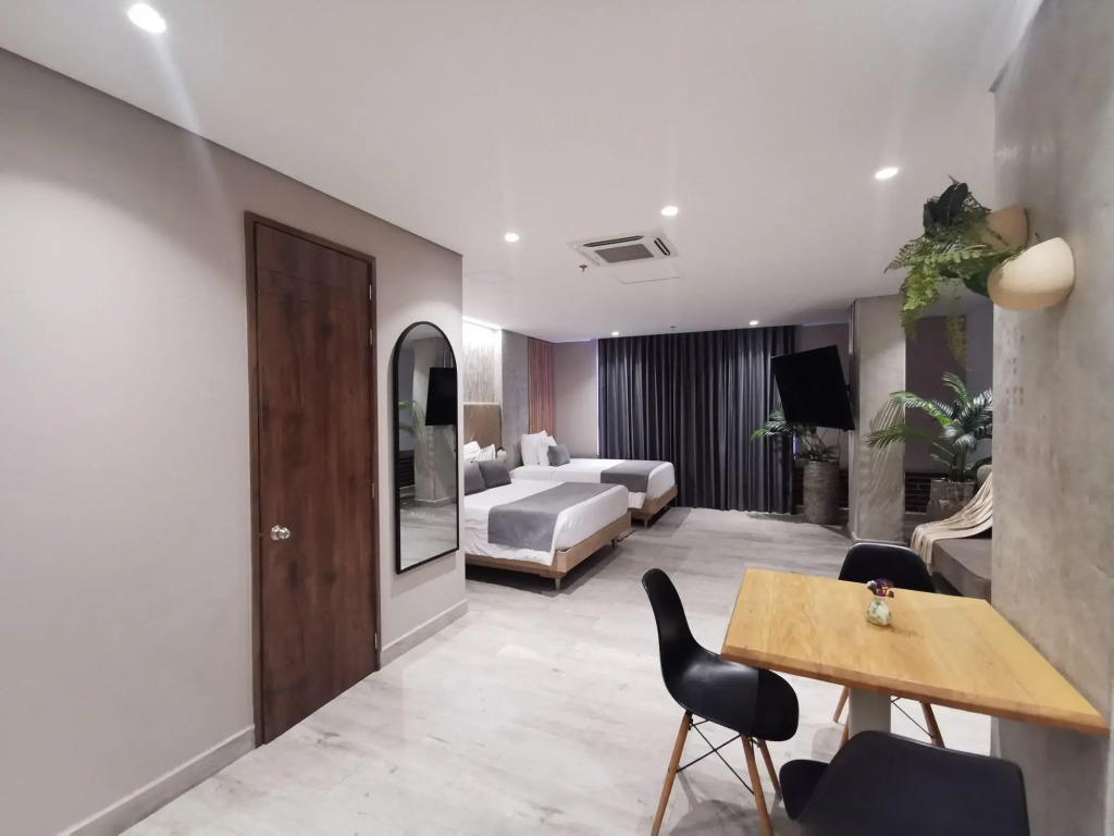 Eutopiq Hotel