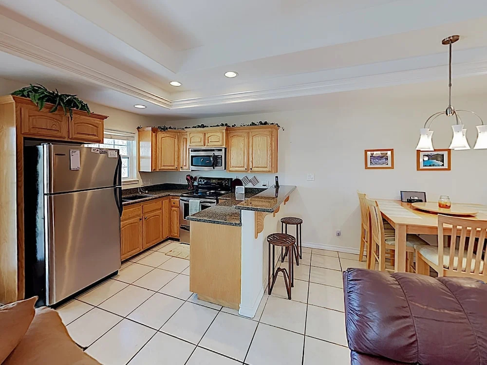 New Listing! Shoreside W/ Pool - 1 Block To Beach 2 Bedroom Duplex