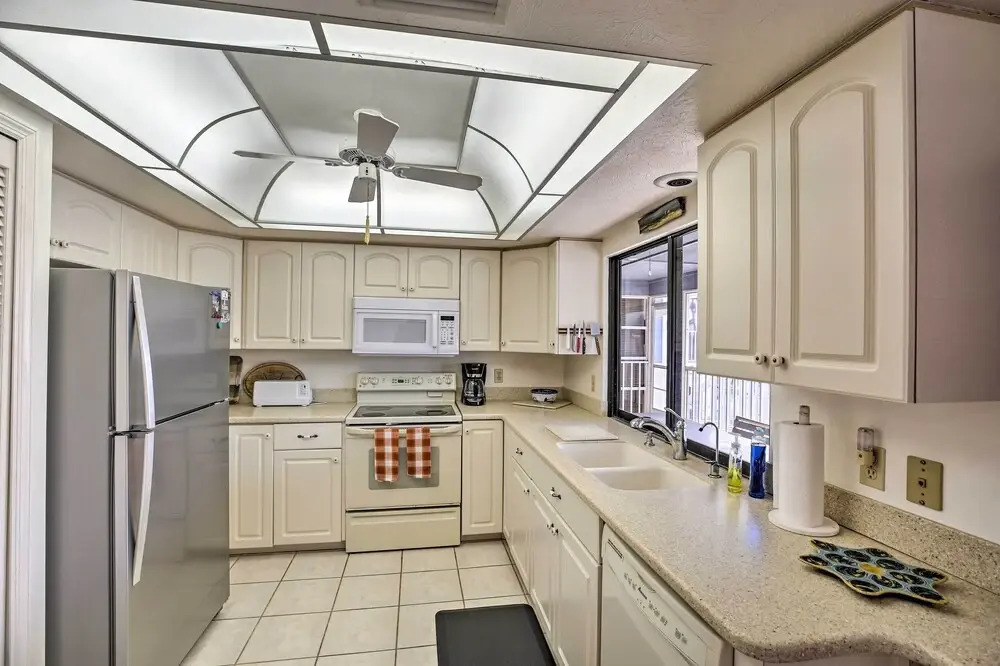 Private Pool & Deck: Canalfront St James City Home