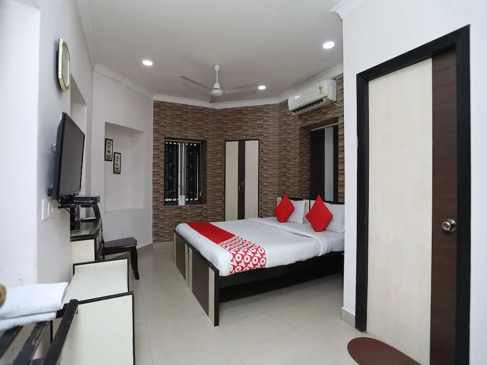 OYO Flagship 16097 Neeranand Regency Bhowanipore