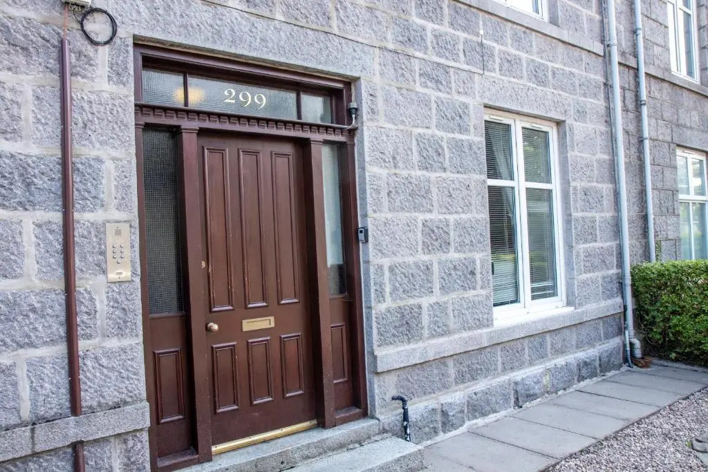 The SUMMIT Apartment - Cozy Aberdeen Westend flat - Perfect for Short or Long stay - 1 bedroom