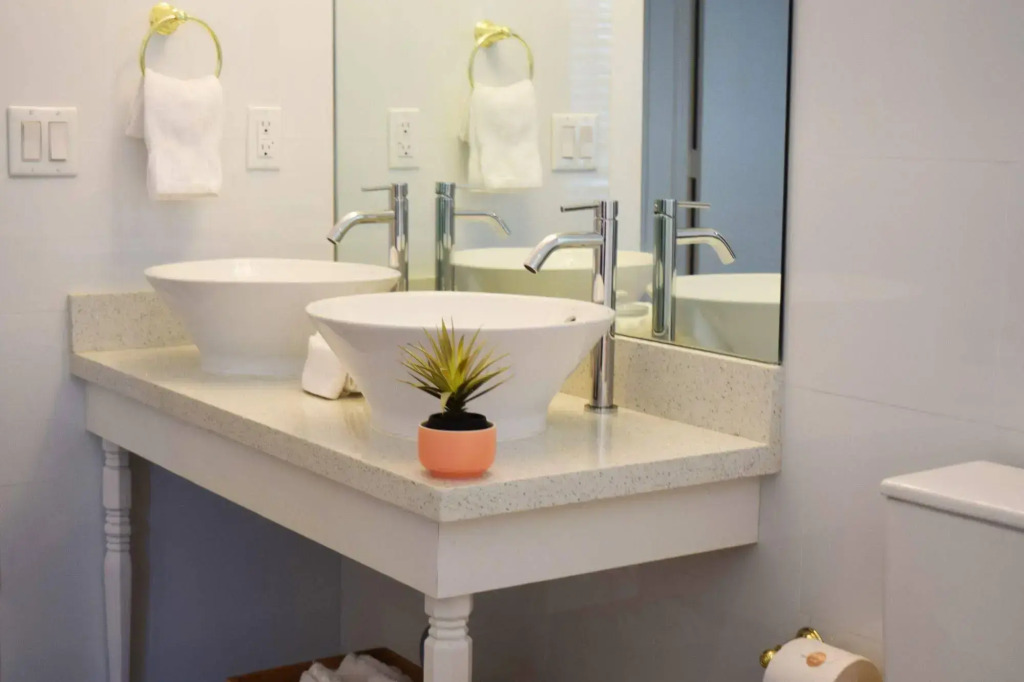 Oceanside Hotel and Suites