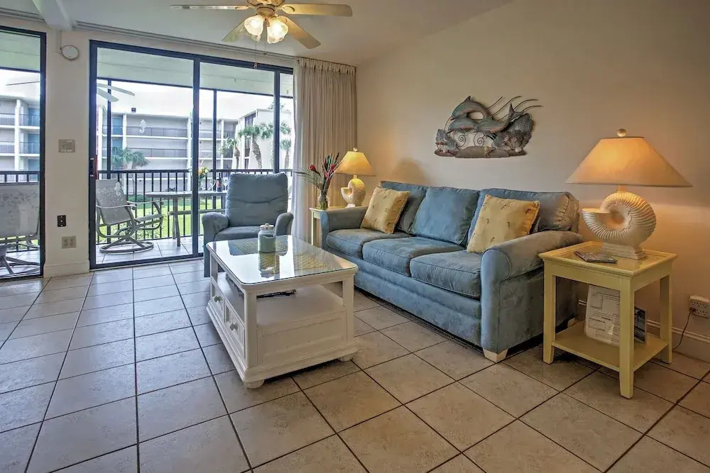 Sanibel Island Studio: Pool Access, Walk to Beach