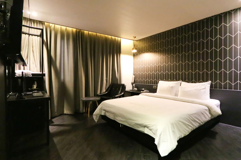 To Heaven Hotel Nampo