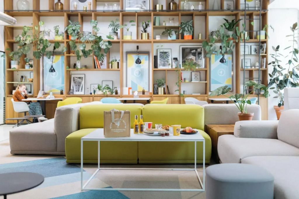 Deskopolitan House